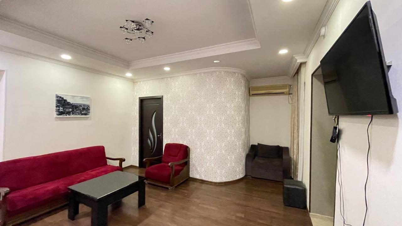 Elegant Modern Apartment ティビリシ エクステリア 写真