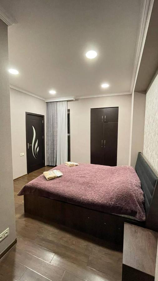 Elegant Modern Apartment ティビリシ エクステリア 写真
