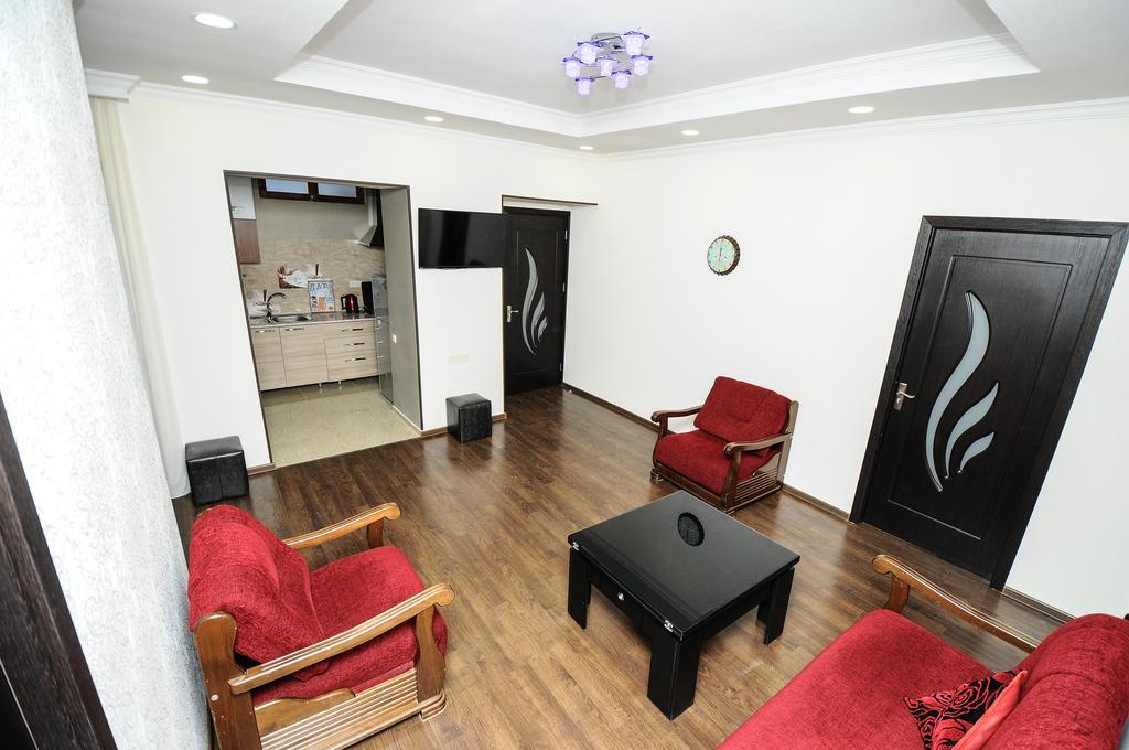 Elegant Modern Apartment ティビリシ エクステリア 写真